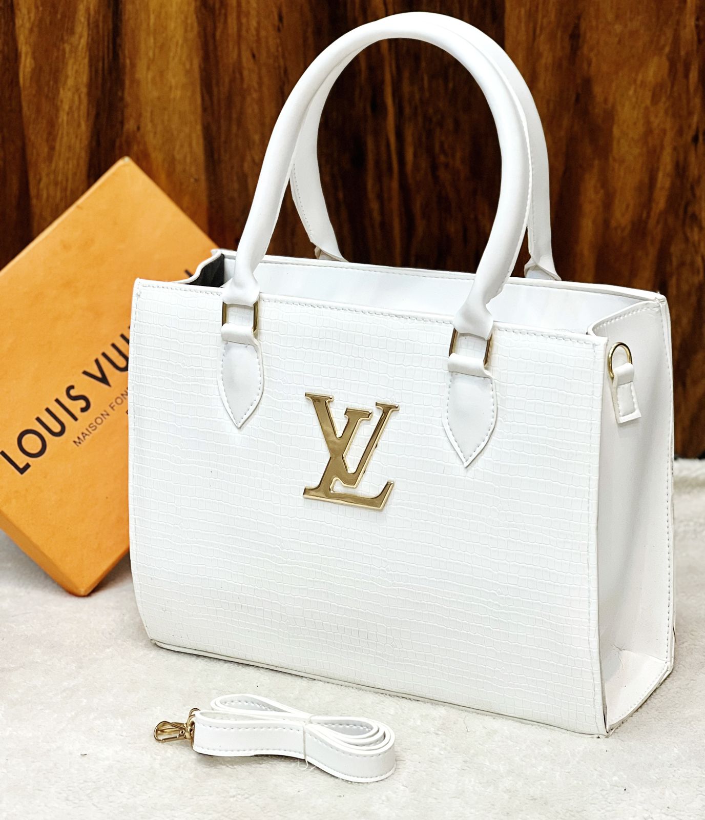 New Arrival! Louis Vuitton Crocodile Material Bag - Premium Large Size Women Bag (White)