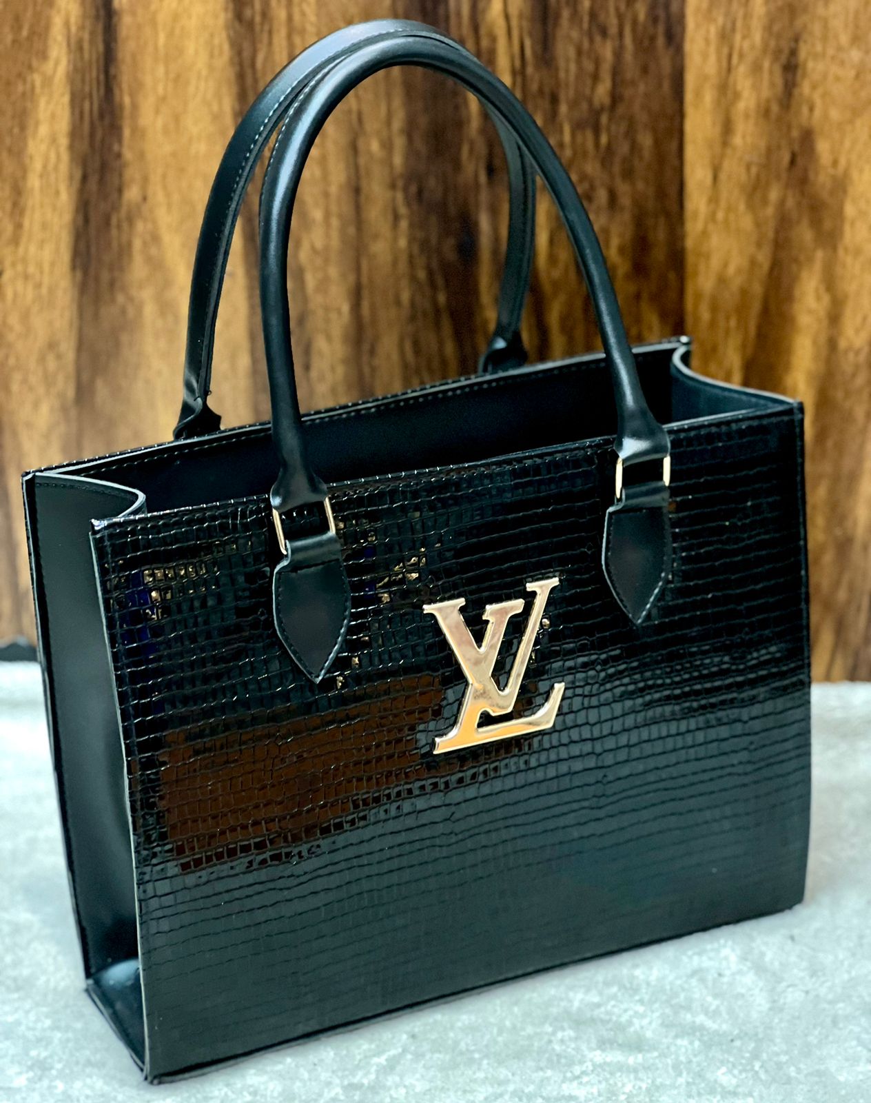 New Arrival! Louis Vuitton Crocodile Material Bag - Premium Large Size Women Bag (Black)