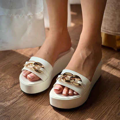 Zara Wejis Women Slippers (White)