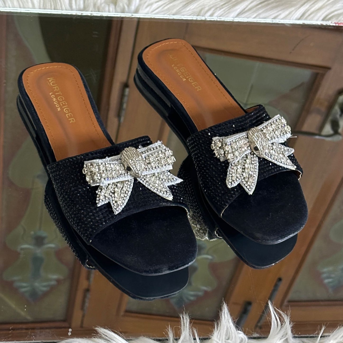 Kurt Geiger Women Flat Slipper (Black/Silver)