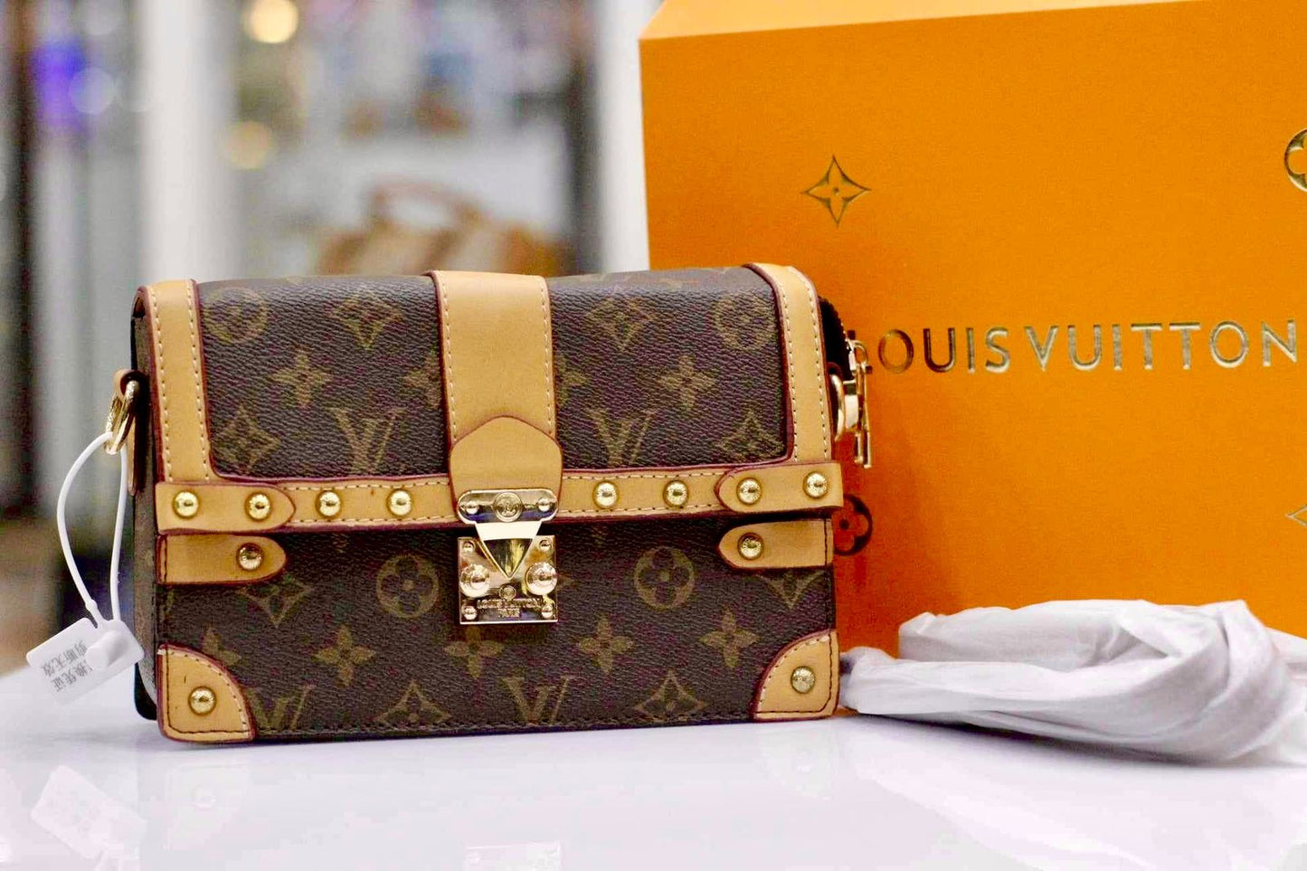 Louis Vuitton Crossbody Bag – Premium Quality & Timeless Elegance (Beige)