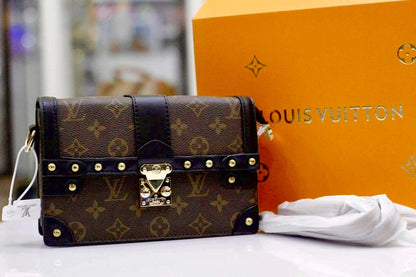 Louis Vuitton Crossbody Bag – Premium Quality & Timeless Elegance (Black)