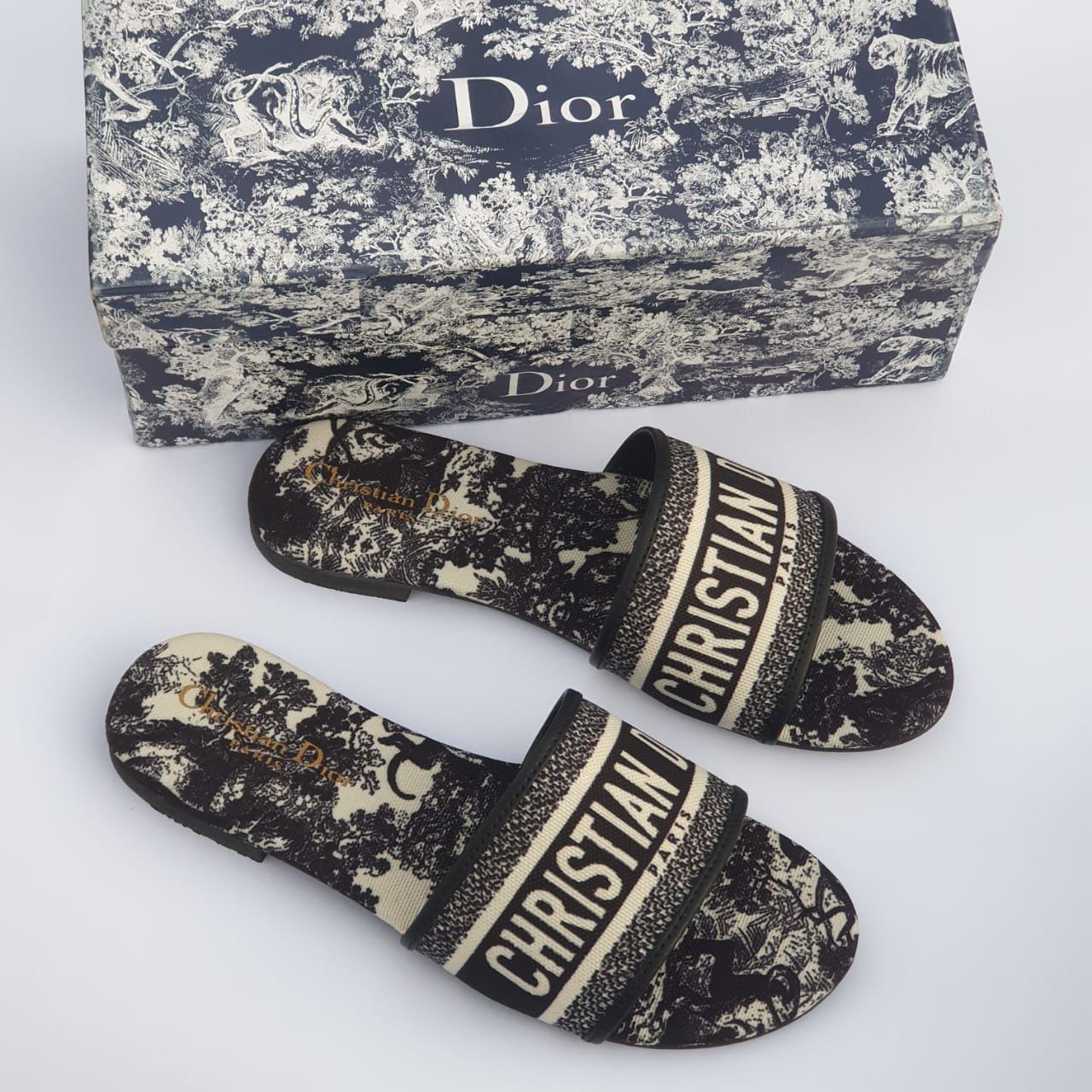 Christian Dior Women Flat Slippers – Elegant & Comfortable (Black)
