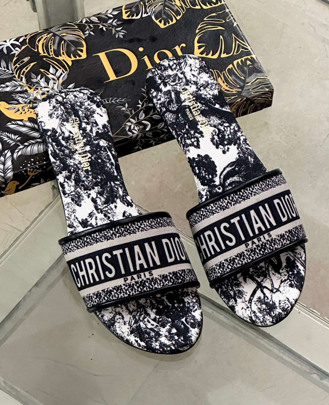 Christian Dior Women Flat Slippers – Elegant & Comfortable (Black)