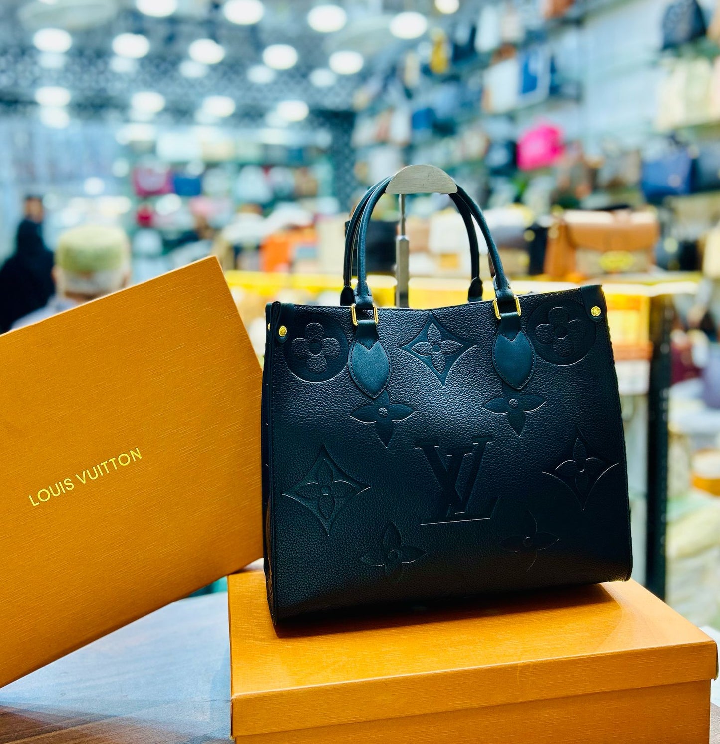 Louis Vuitton On The Go – AAA Quality, Official Model (Black)