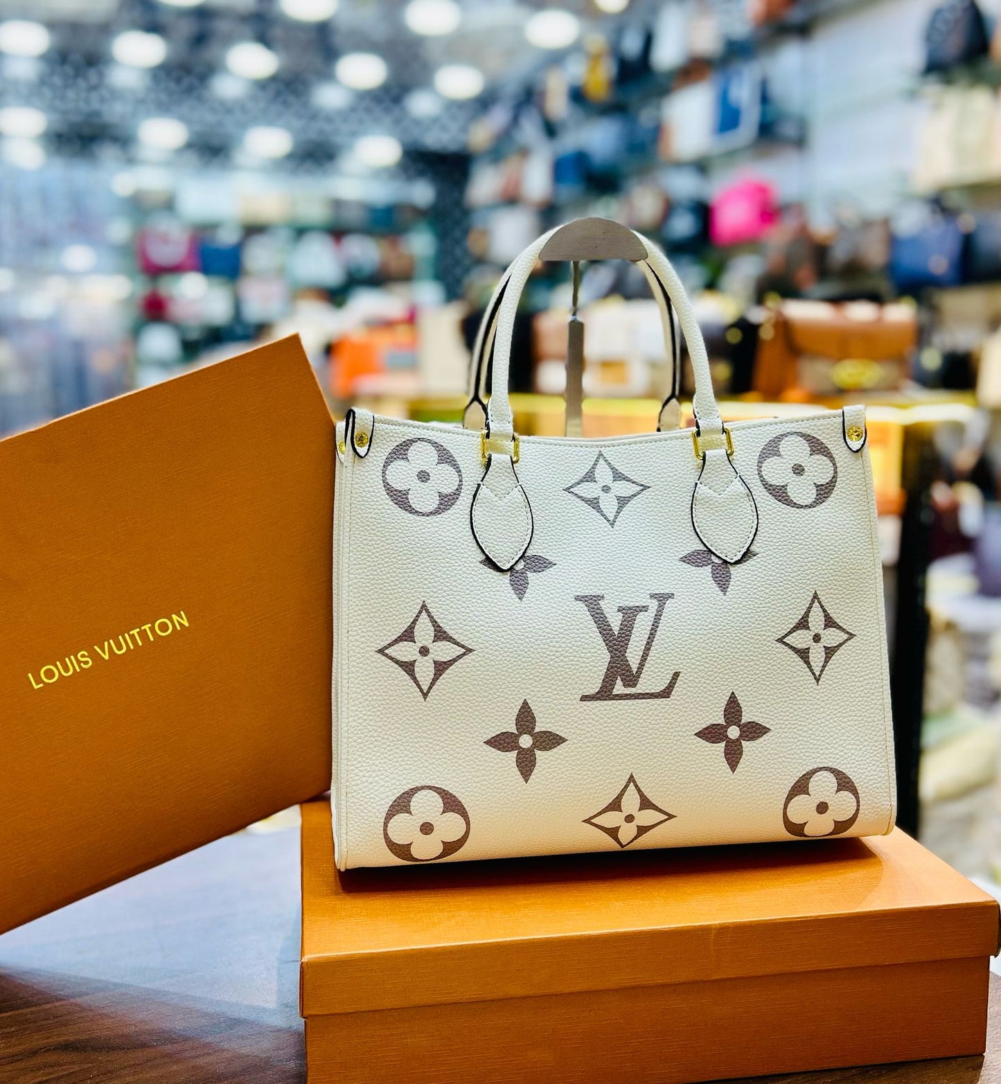Louis Vuitton On The Go – AAA Quality, Official Model (White/Grey)