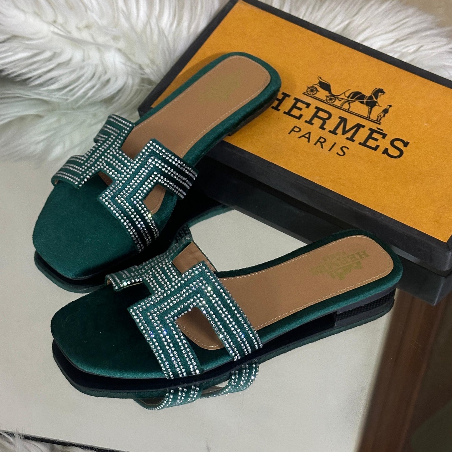Hermès Iconic Luxury Slippers – Elegant & Timeless (Green)