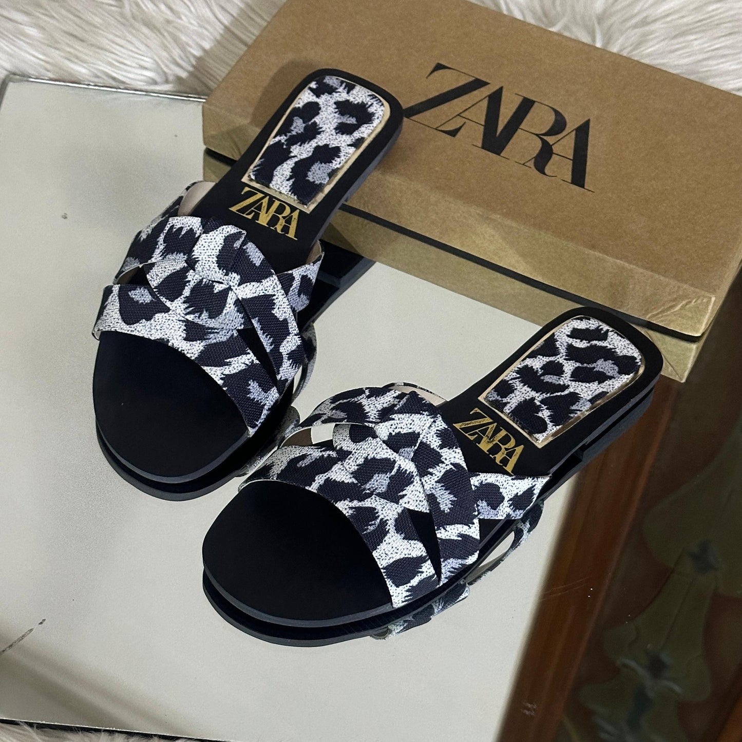 ZARA Women's Slippers – Effortless Style & Comfort (Black)