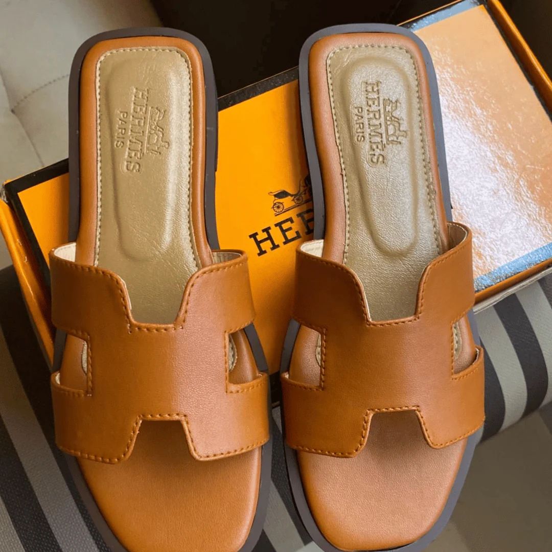 Hermès Women's Slippers – Elegant & Comfortable (Brown)