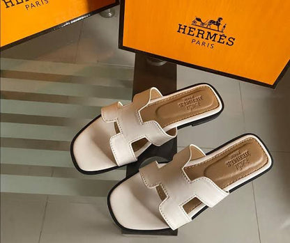 Hermès Women's Slippers – Elegant & Comfortable (White)