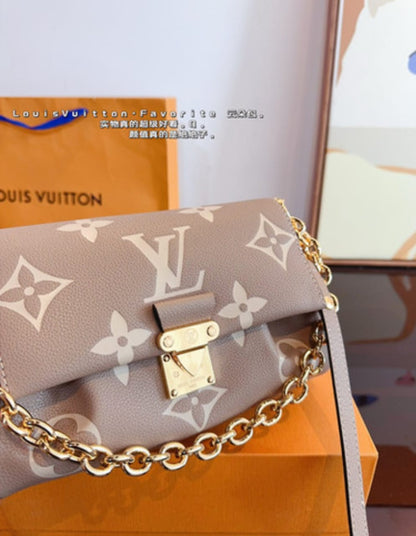 Louis Vuitton Women’s Bag – Elegant & Timeless Design (Cream)