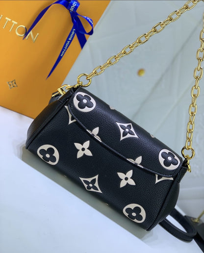 Louis Vuitton Women’s Bag – Elegant & Timeless Design (Black)