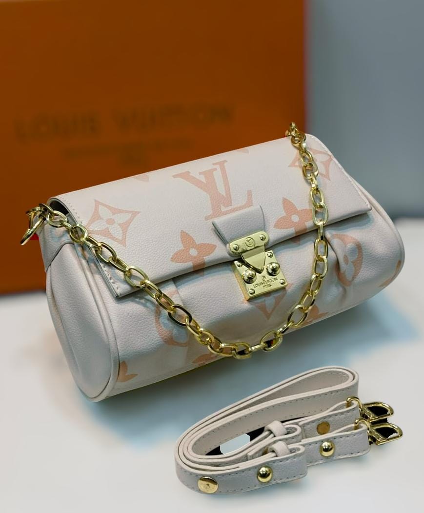 Louis Vuitton Women’s Bag – Elegant & Timeless Design (White)