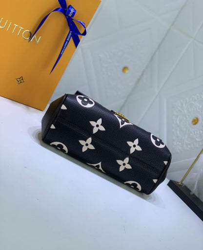Louis Vuitton Women’s Bag – Elegant & Timeless Design (Black)