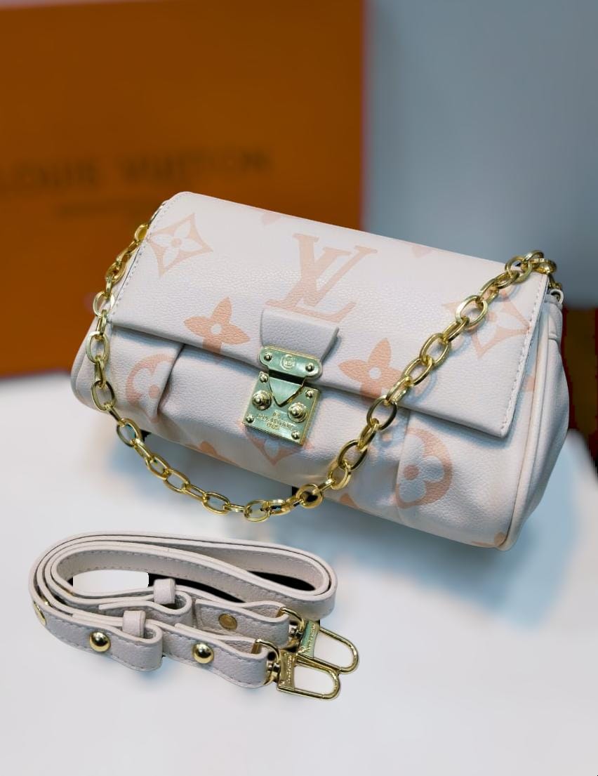 Louis Vuitton Women’s Bag – Elegant & Timeless Design (White)