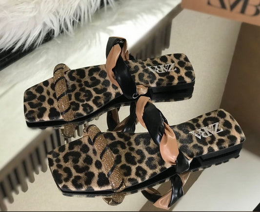 ZARA NEW ARRIVAL — Women's Flat Slippers (Brown)