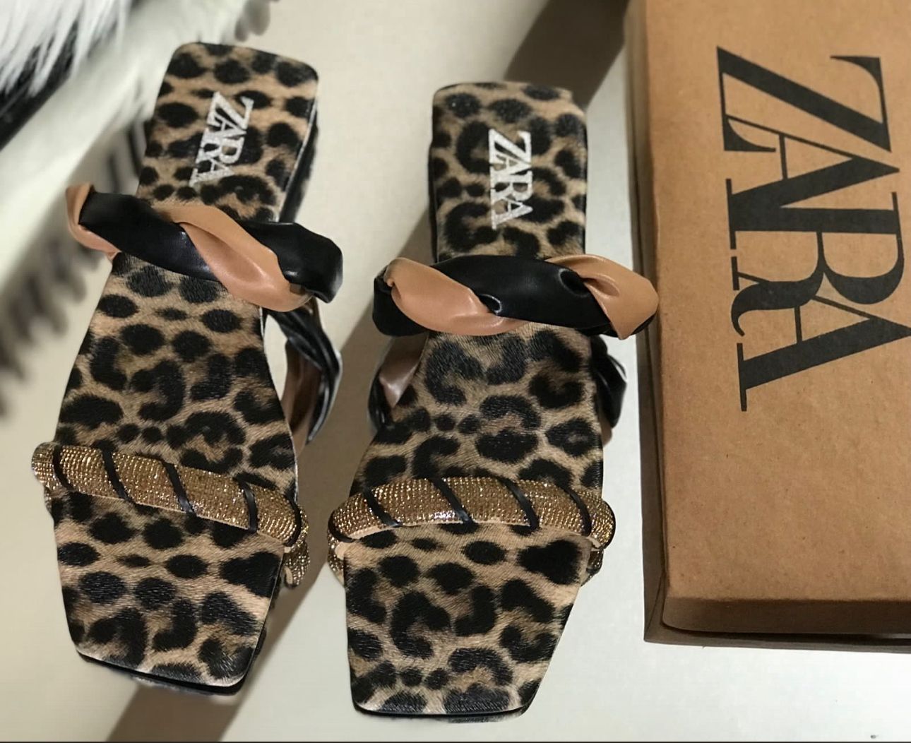 ZARA NEW ARRIVAL — Women's Flat Slippers (Brown)