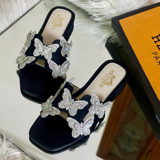 HERMÈS — Women's Slippers in 4 Stunning Colours (Cream)