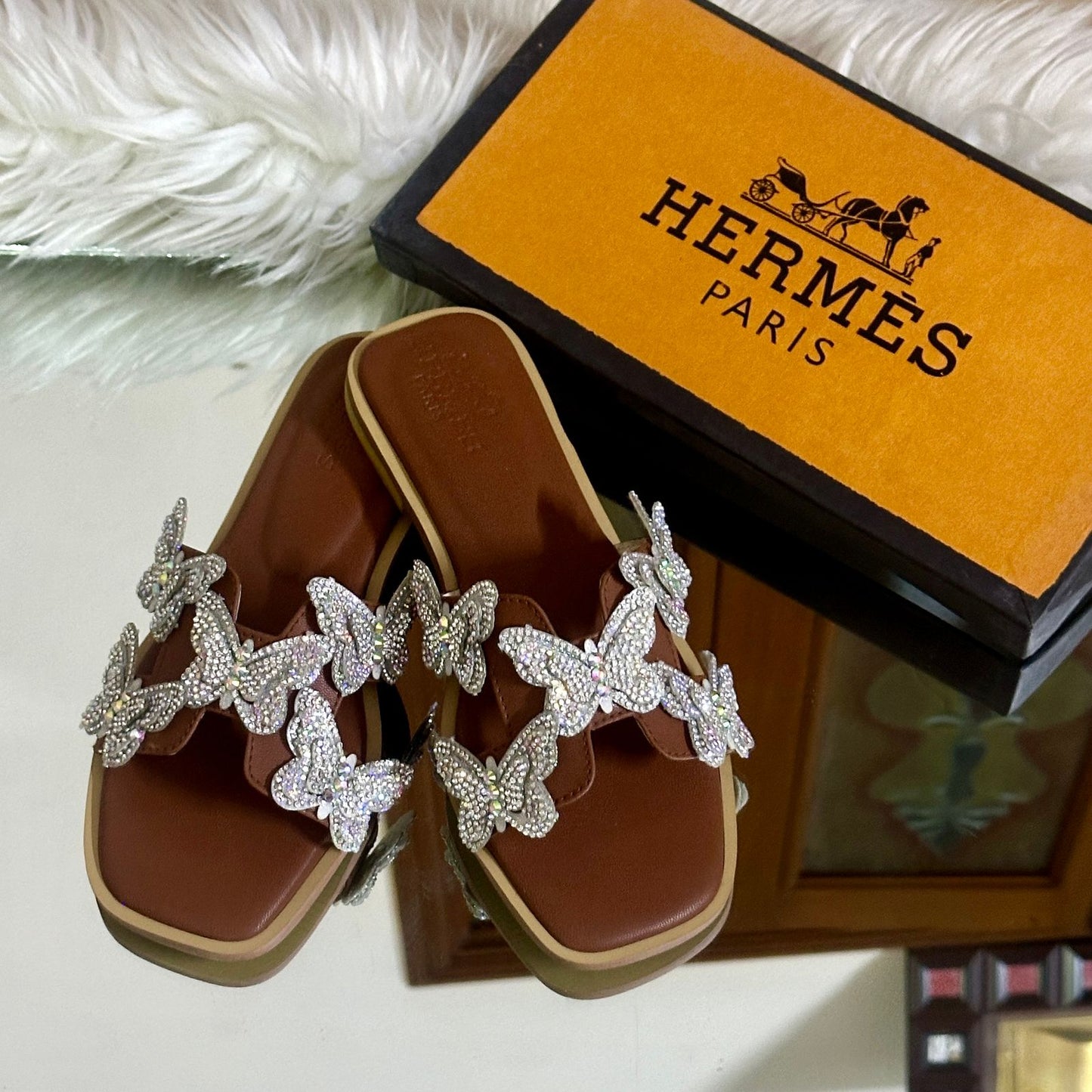 HERMÈS — Women's Slippers in 4 Stunning Colours (Brown)