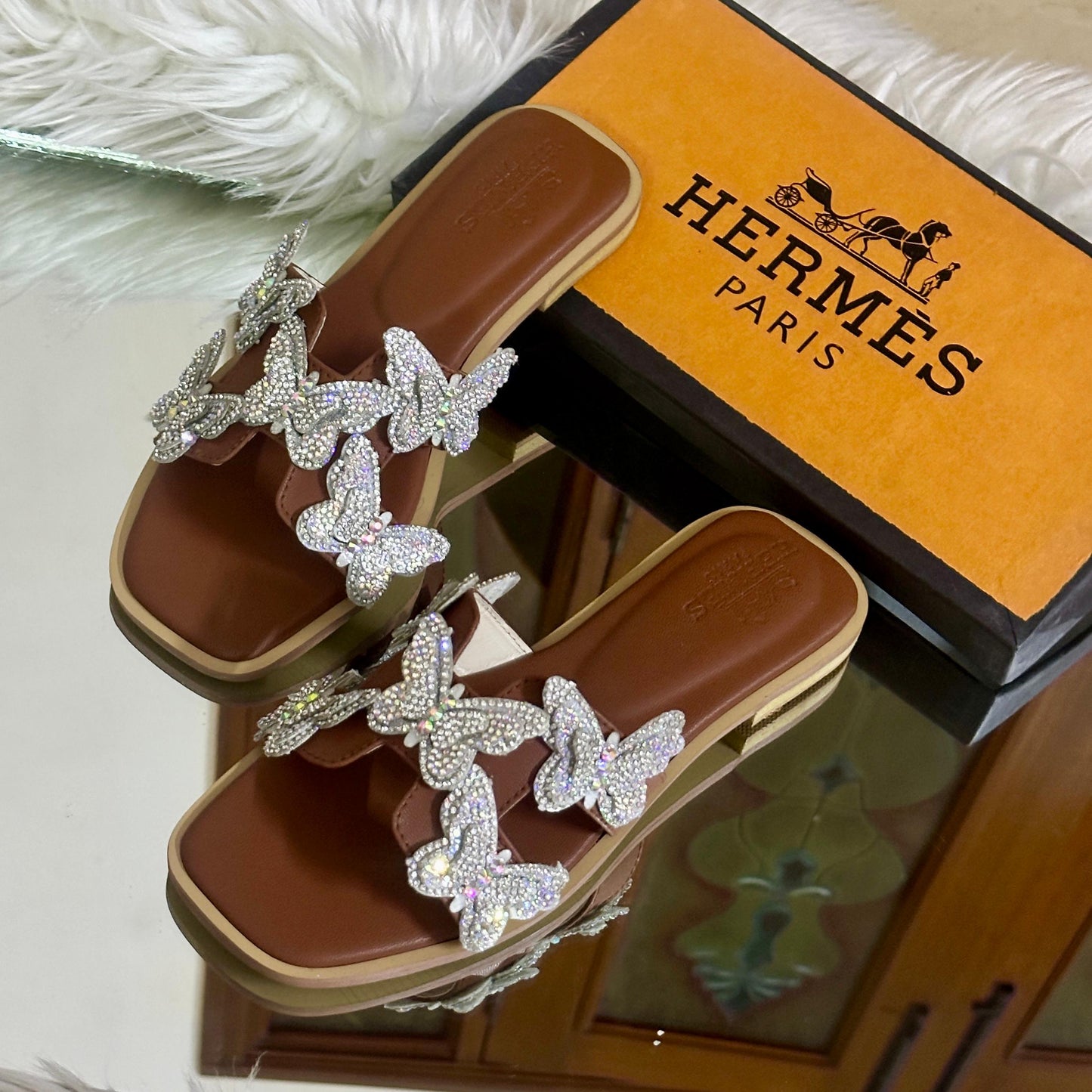 HERMÈS — Women's Slippers in 4 Stunning Colours (Brown)