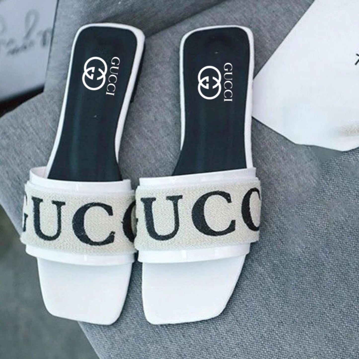GUCCI — Designer Women's Flat Slippers (With Brand Box) (White)