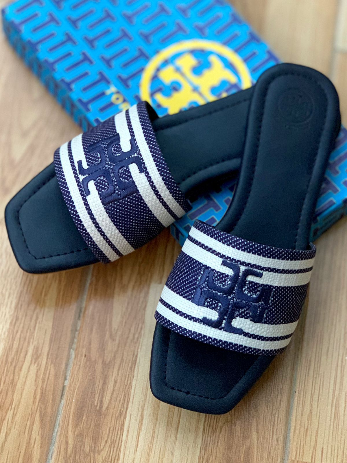 TORY BURCH — Embroidery Flat Slippers (Official Model) (Blue)