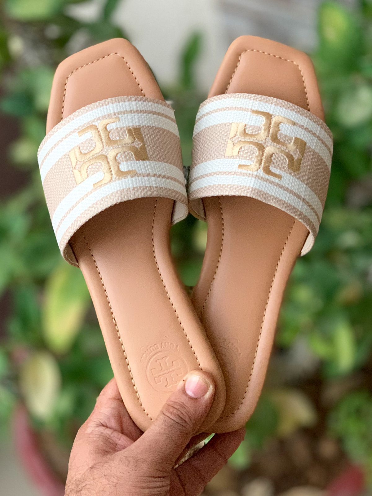 TORY BURCH — Embroidery Flat Slippers (Official Model) (Beige)