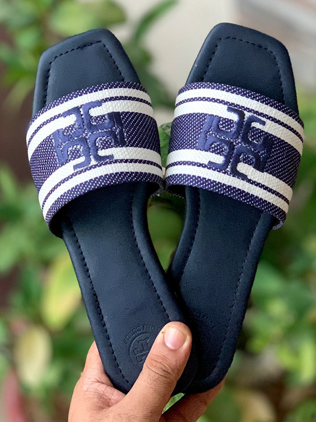 TORY BURCH — Embroidery Flat Slippers (Official Model) (Blue)