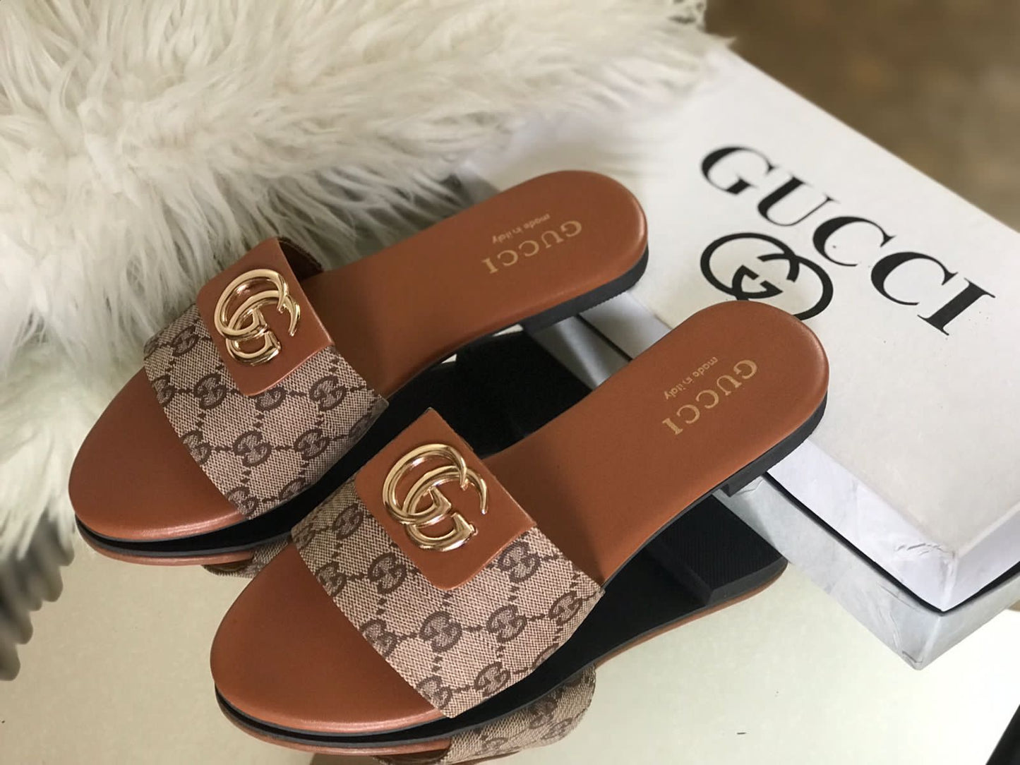 GUCCI — Women's Flat Slippers (With Brand Box) (Beige - Brown)