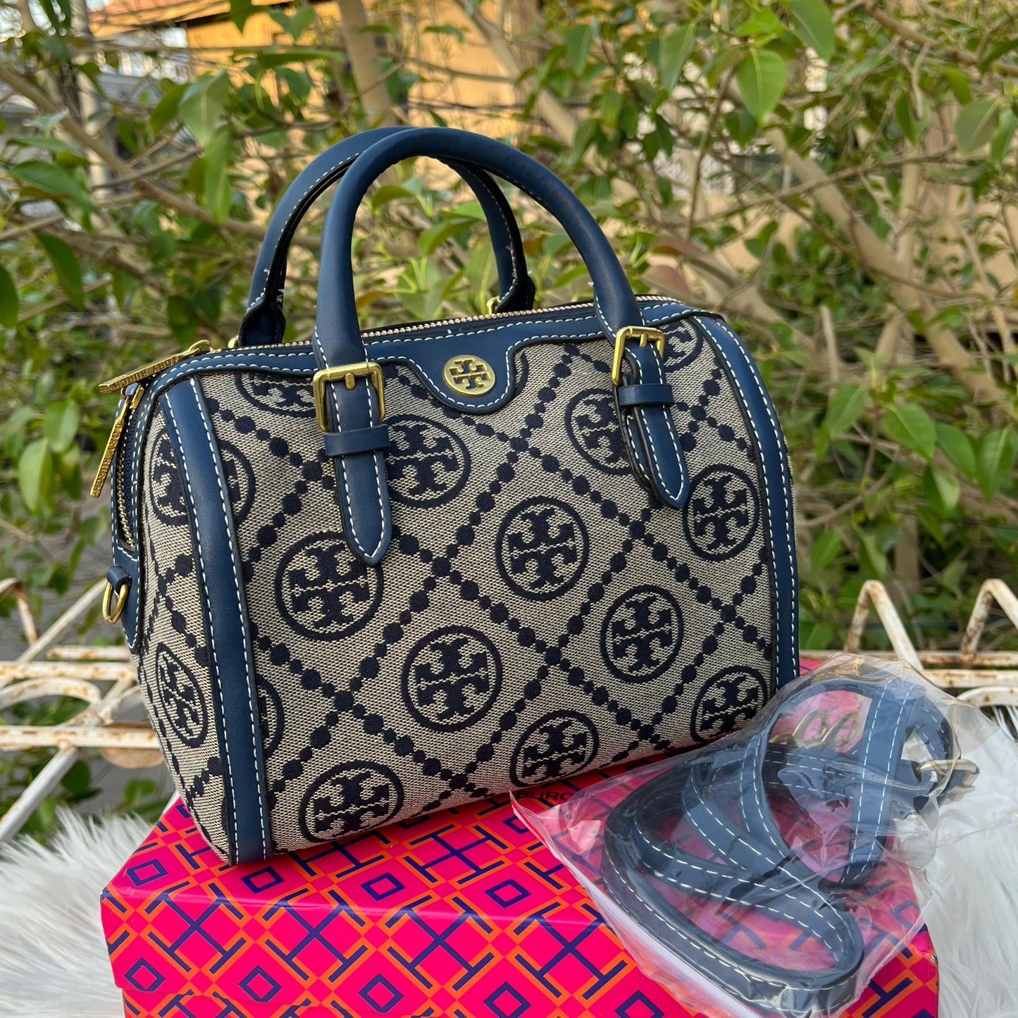 TORY BURCH — Women's Duffle Bag (Complete Branded Packaging) (Blue & Grey)