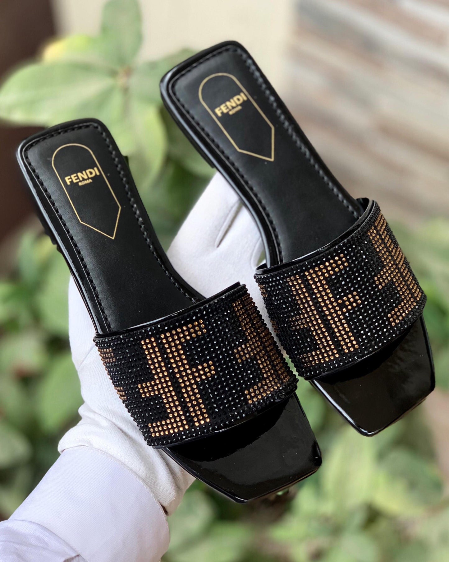 FENDI — Stone Slippers (Official Model | Re-Stock | With Brand Box) (Black)