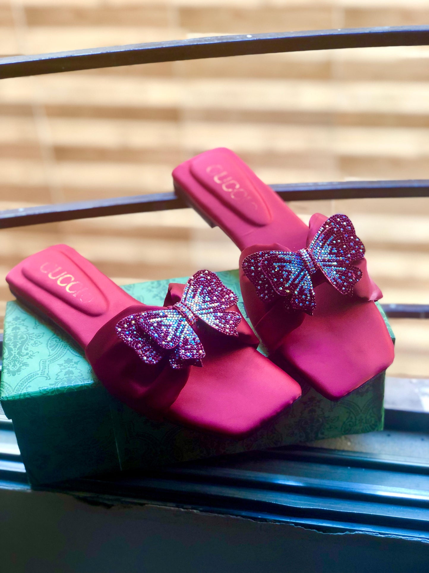 GUCCI — Butterfly 🦋 Flat Slippers (Re-Stock | With Brand Box) (Maroon)