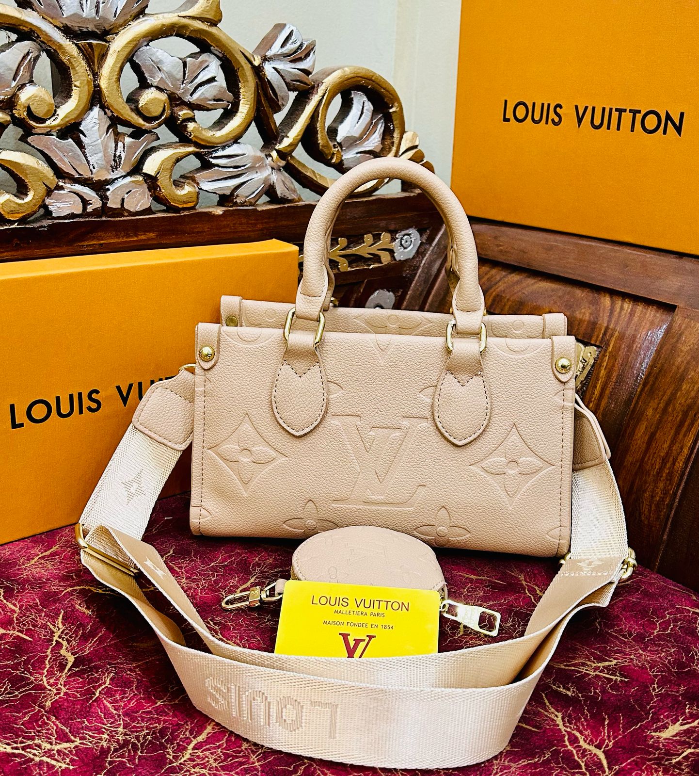 LOUIS VUITTON — OnTheGo Tote Bag (High Quality | New Stock Available) (Beige)