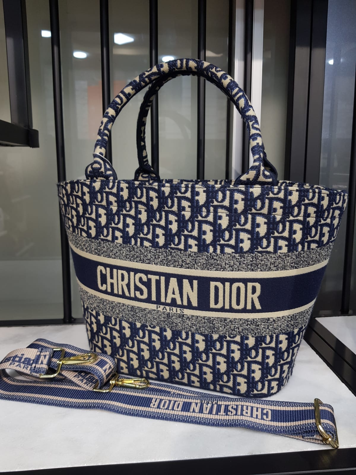 DIOR — Hat Basket Bag (Adjustable Strap | 36×23×11 cm | With Dust Bag) (Black)