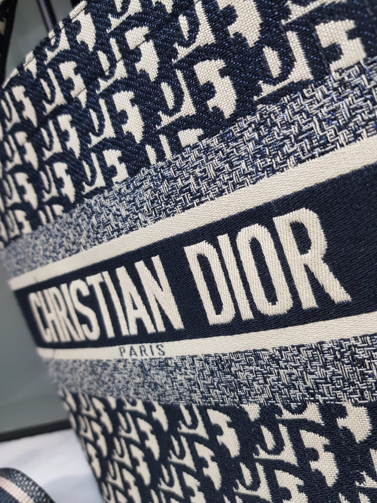 DIOR — Hat Basket Bag (Adjustable Strap | 36×23×11 cm | With Dust Bag) (Black)