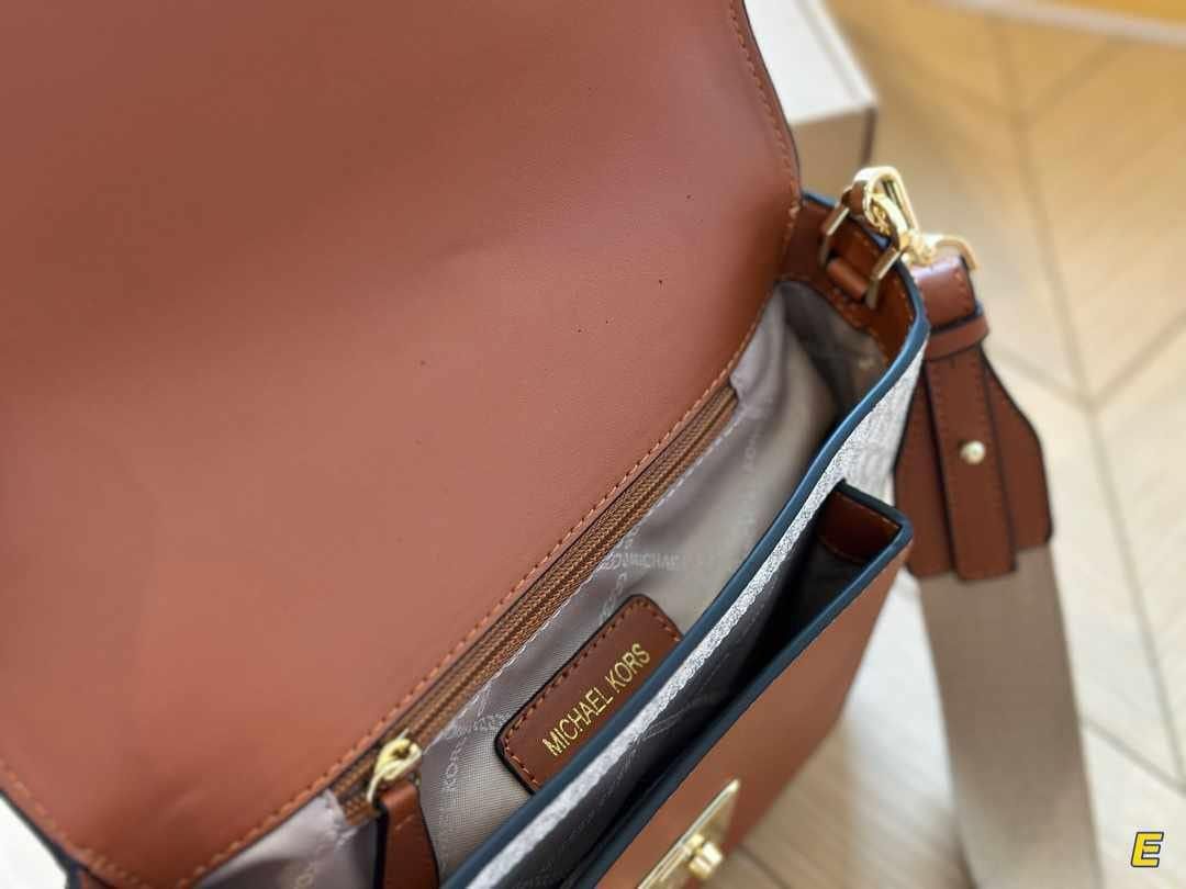 Michael Kors — Women's Crossbody Bag (Master Quality | Full Branding | Premium Packaging) (Offwhite Brown)