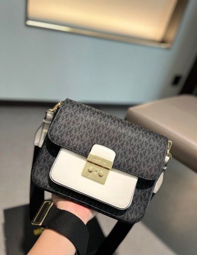 Michael Kors — Women's Crossbody Bag (Master Quality | Full Branding | Premium Packaging) (Offwhite Black)