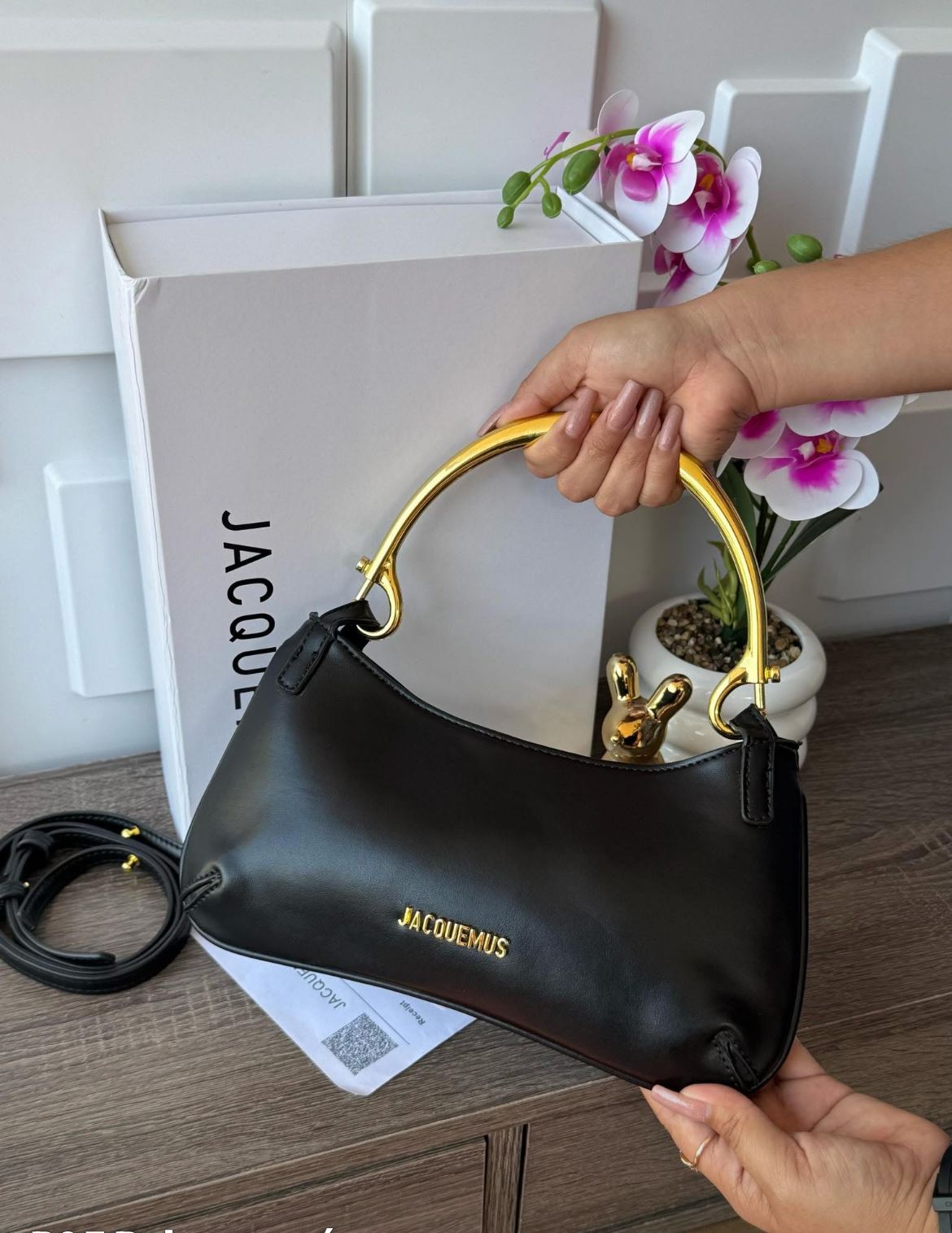Jacquemus — Le Bisou Mousqueton Bag (Gold-Tone Hardware | Luxury Packaging) (Black)