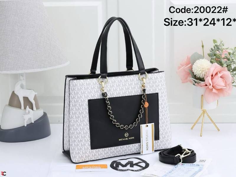 Michael Kors — Women's Handbag (Master Quality | Premium Branding | Complete Packaging) (Black & White)