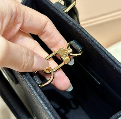 Louis Vuitton OnTheGo PM – Black Edition