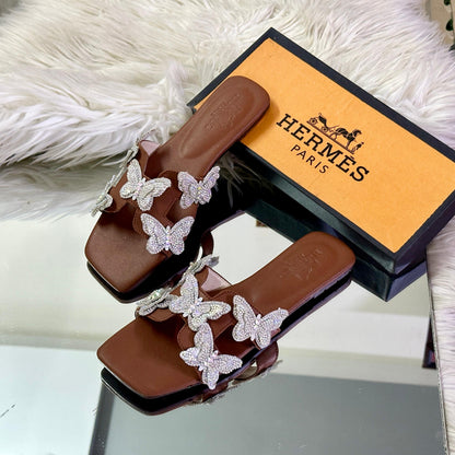 HERMÈS Medicated Sole Slippers – Elegant Comfort (Brown)