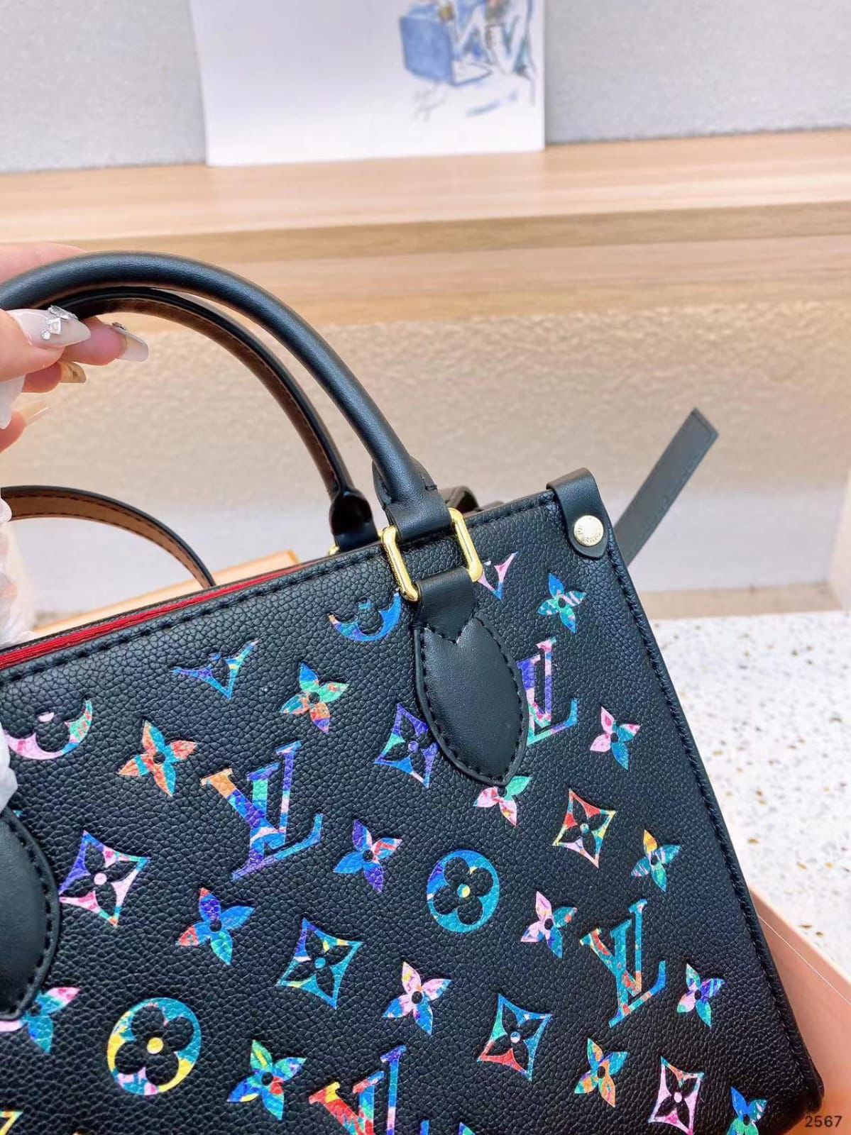 LOUIS VUITTON On The Go-Inspired – High Quality Medium Women Bag with Full Packaging(Black 2)