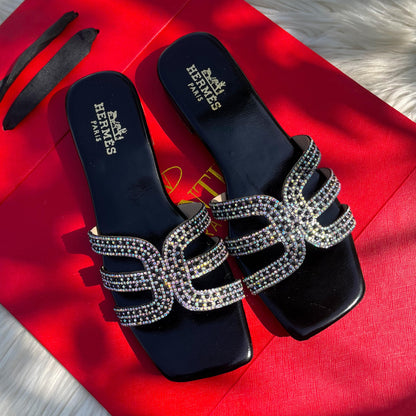 HERMÈS-Inspired Flat Slippers – Premium Comfort with Brand Box (Black)