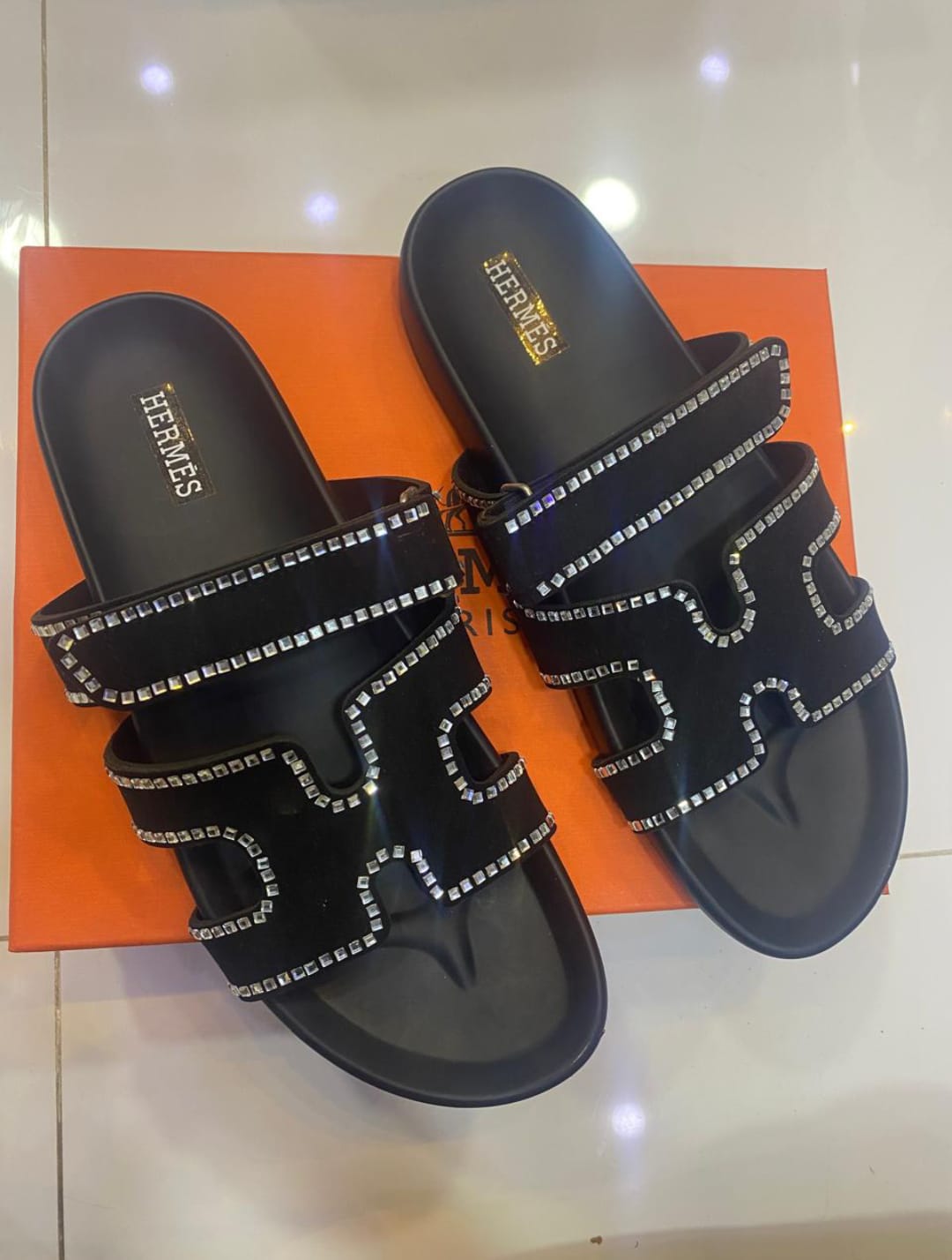 HERMÈS Chypre-Inspired Stone Embellished Sandals – Premium Women Footwear(Black)