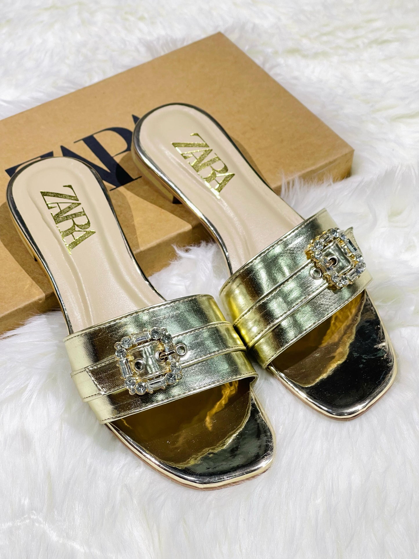 SALE – ZARA Flat Slippers – Trendy Women Footwear with Brand Box (Golden)