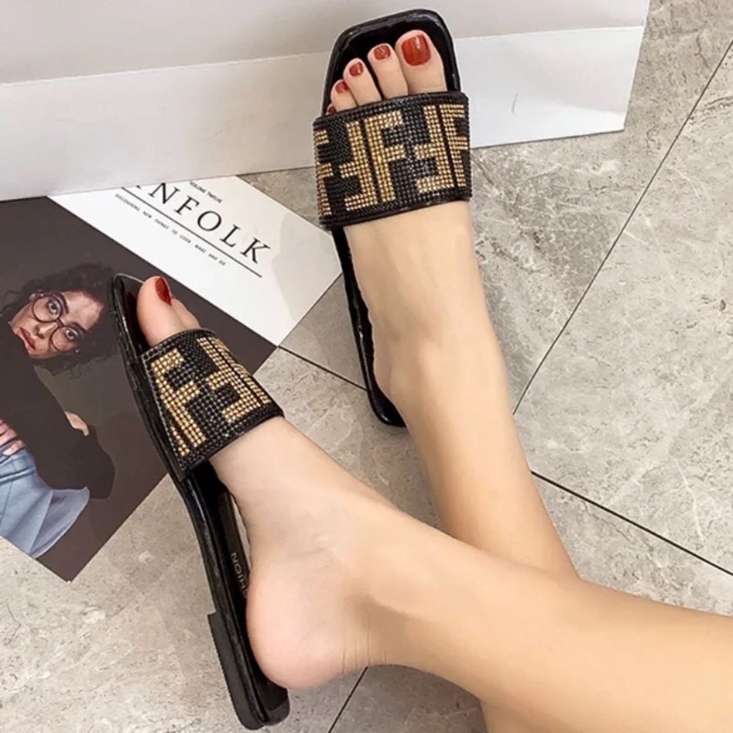 FENDI Stone Women Slippers – Elegant & Stylish Comfort (Black/Gold)