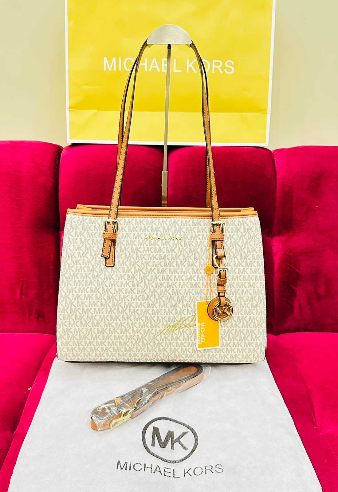 MK  High quality  New stock available  With brand dust bag  Only good (Brown / white)