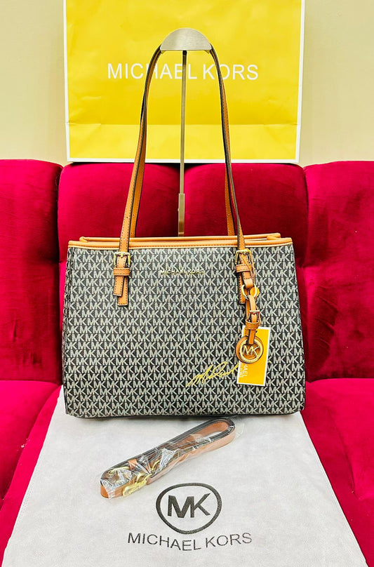 MK  High quality  New stock available  With brand dust bag  Only good (Brown / Black)