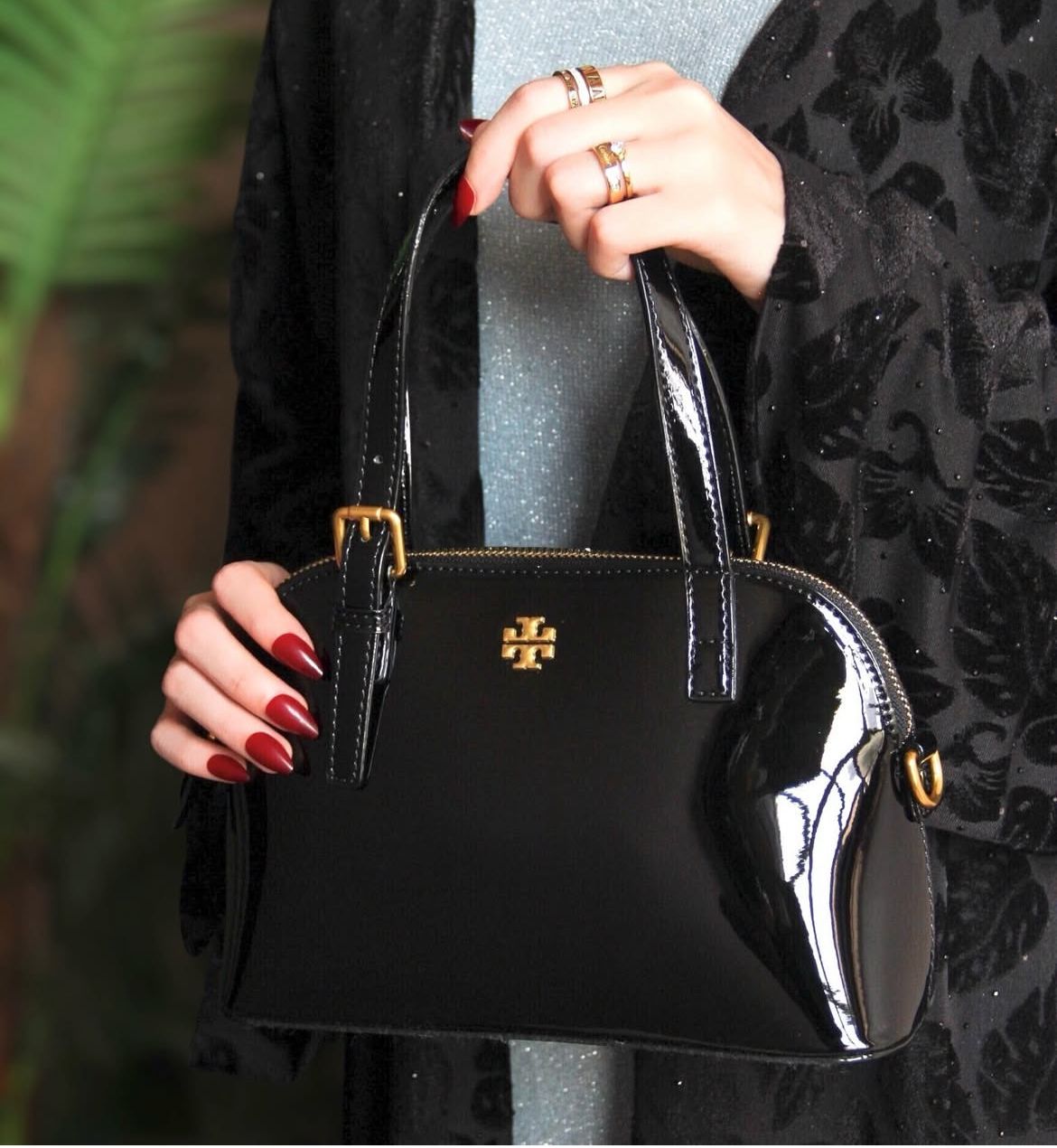Tory Burch Emerson Mini Dome Satchel – Elegant Women Bag (Black)