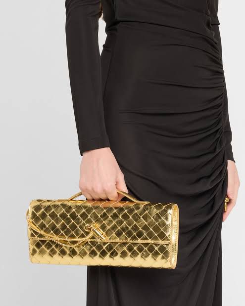Bottega Veneta Andiamo Clutch Bag – 31cm (Gold 2)